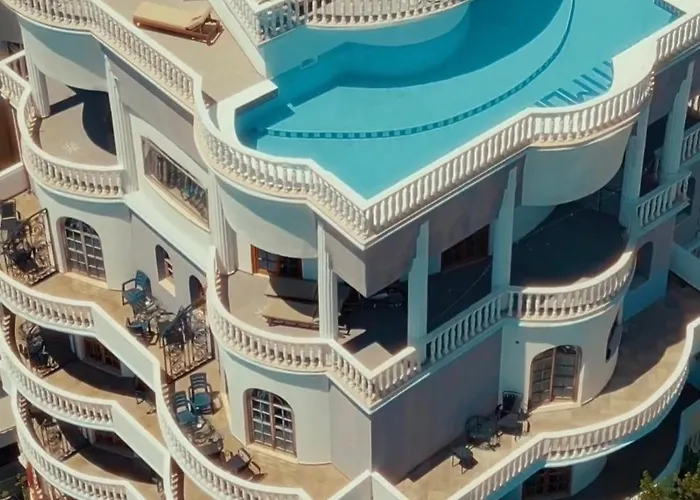 Monte Cristo Hotel - Rooftop Pool