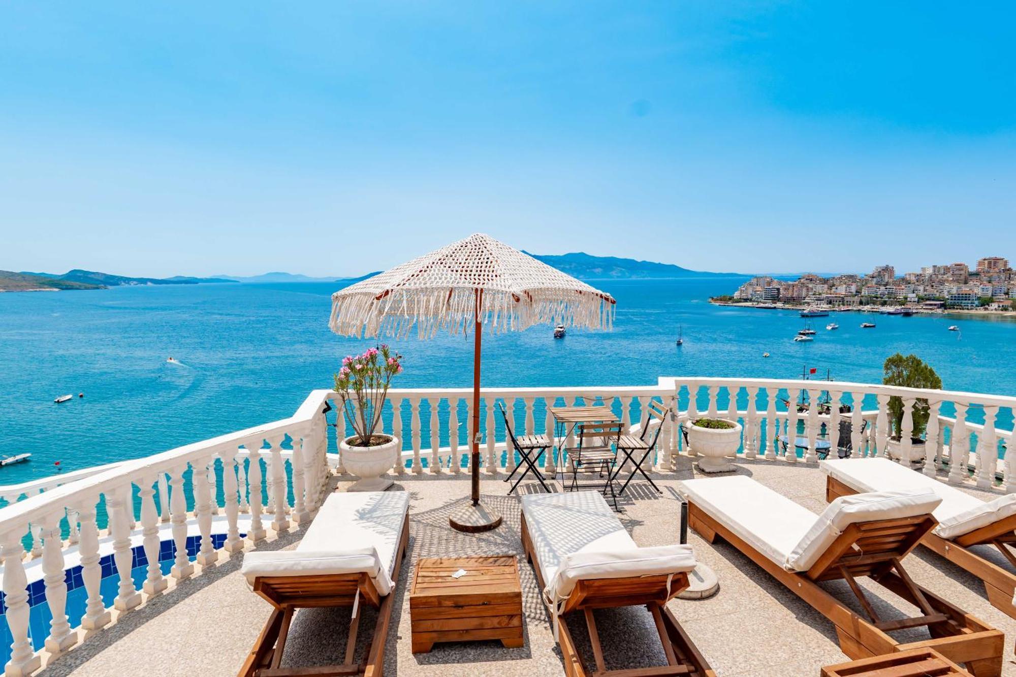Szálloda Monte Cristo - Rooftop Pool 4*