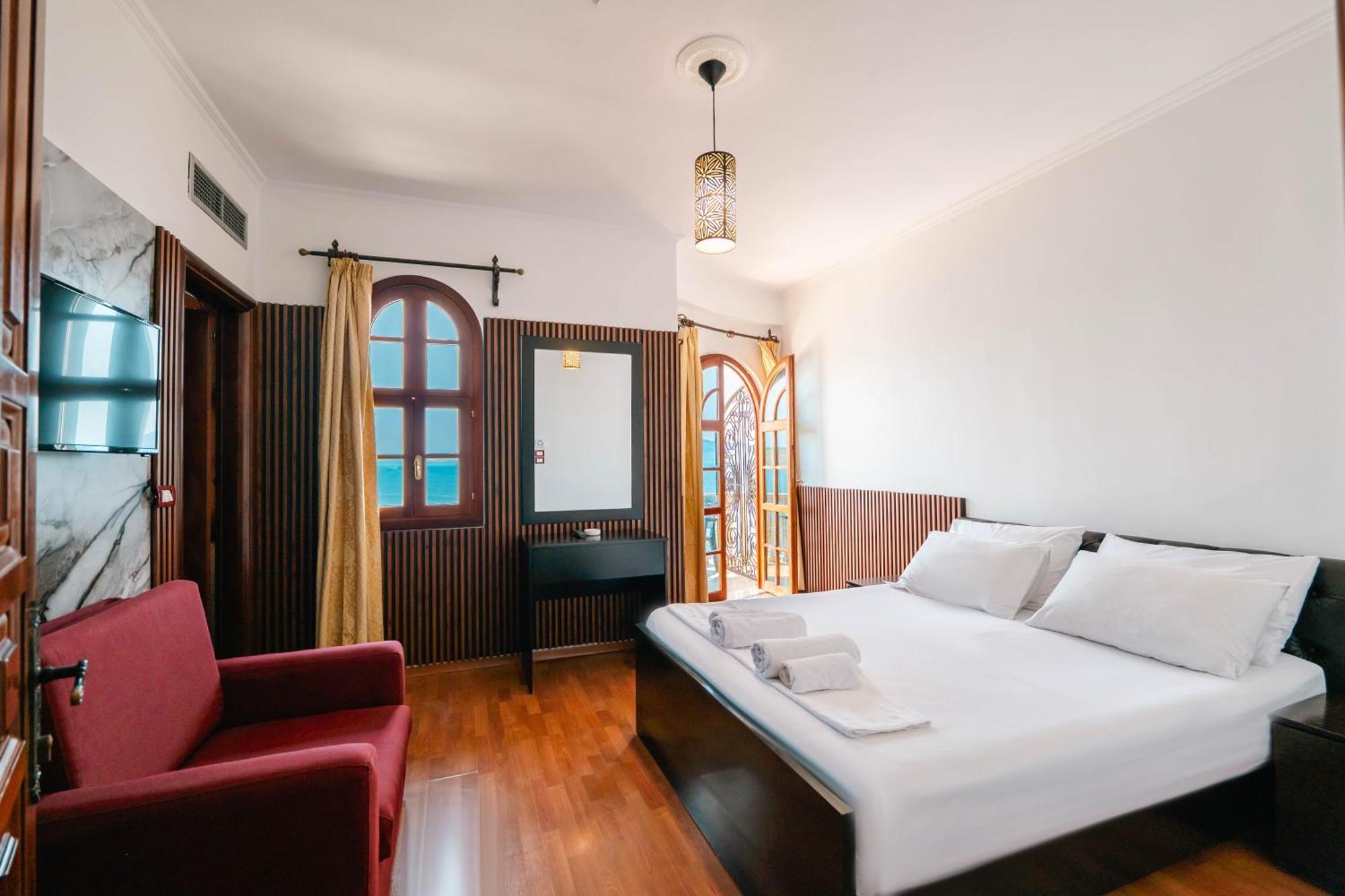 Monte Cristo - Rooftop Pool 4*