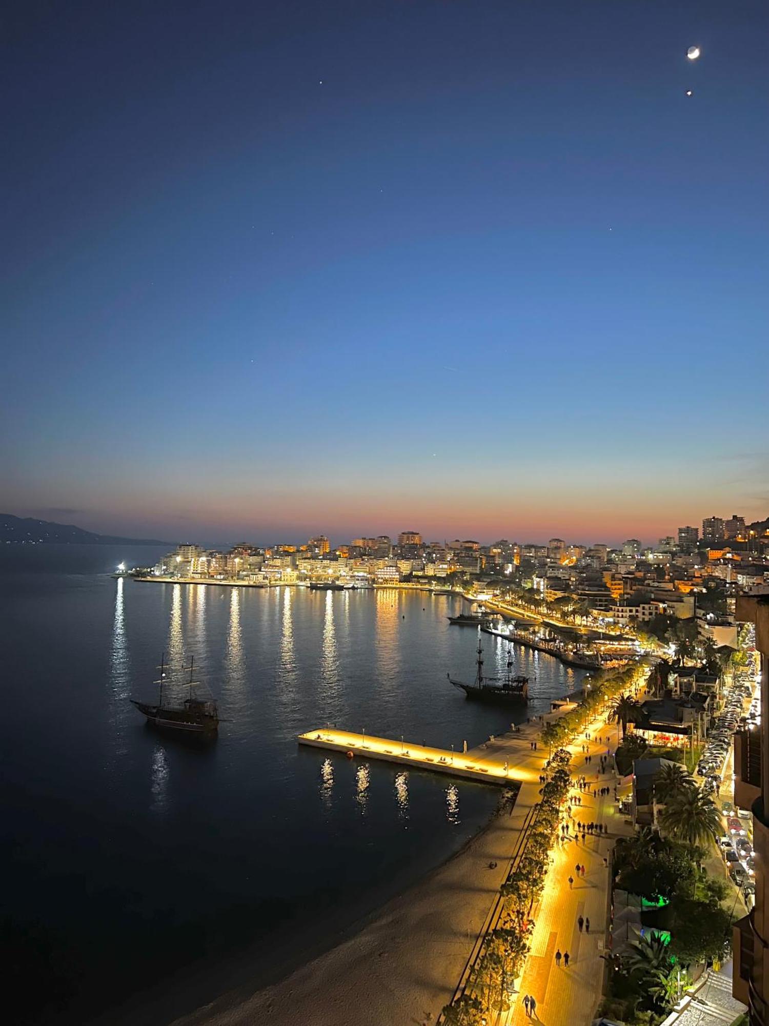 Monte Cristo - Rooftop Pool Szálloda Saranda