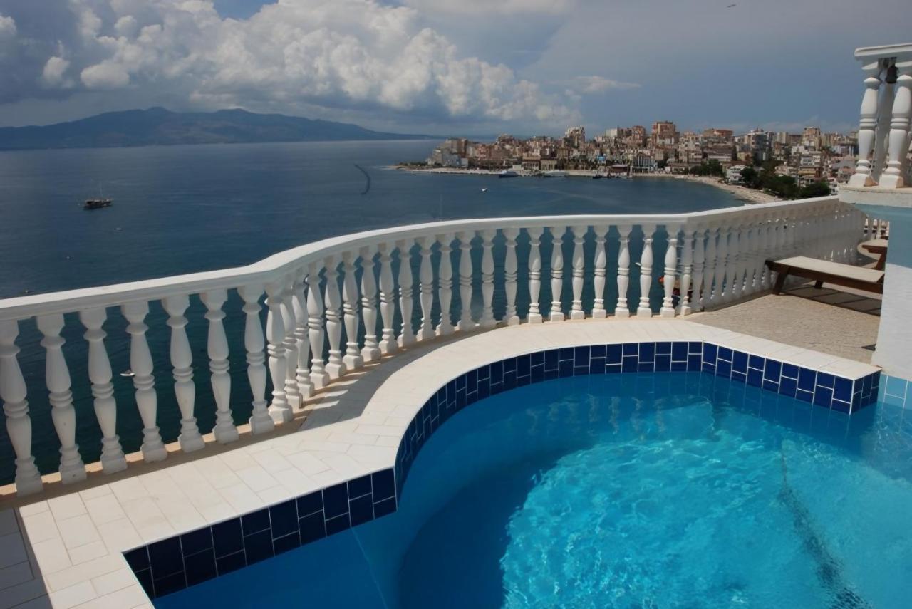 Monte Cristo With Rooftop Pool 4* Saranda