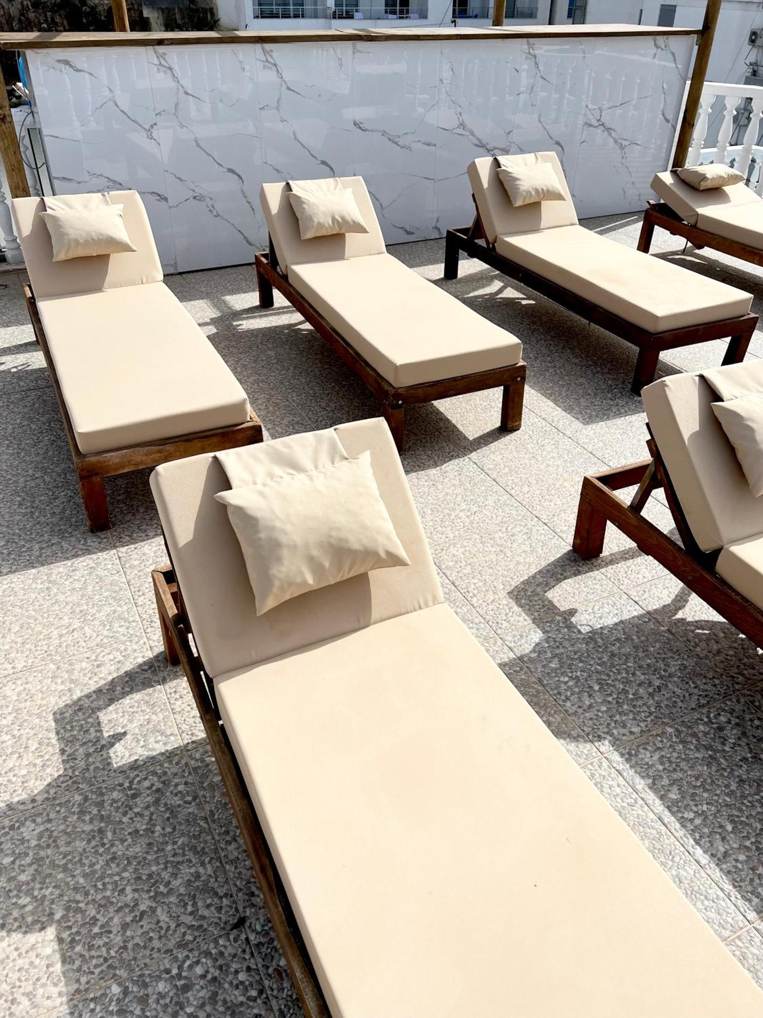Monte Cristo With Rooftop Pool 4*
